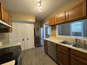 712 Pacesetter Dr in Rantoul, IL - Foto de edificio - Building Photo