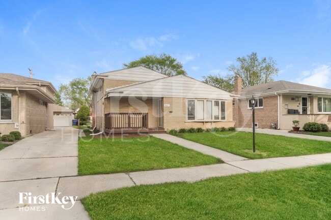 10437 S Keeler Ave in Oak Lawn, IL - Foto de edificio - Building Photo