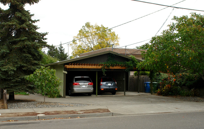 1024 3rd St in Novato, CA - Foto de edificio - Building Photo