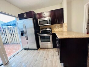 7060 NW 173rd Dr in Hialeah, FL - Building Photo - Building Photo