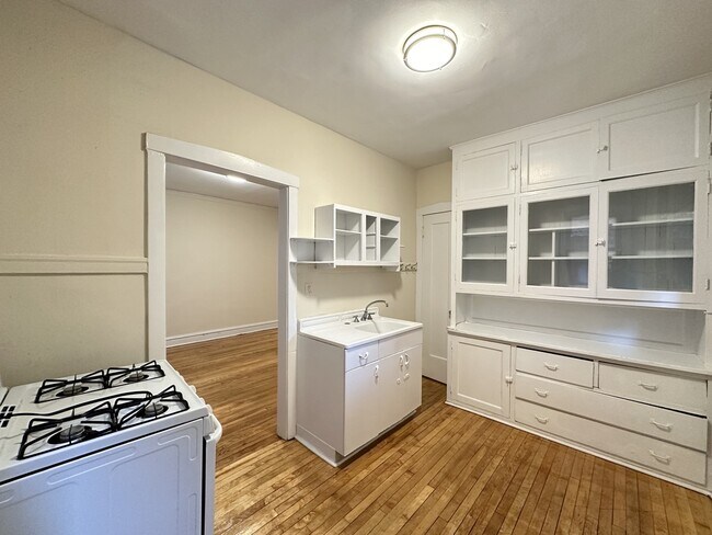 1310 Oak Ave in Evanston, IL - Building Photo - Building Photo