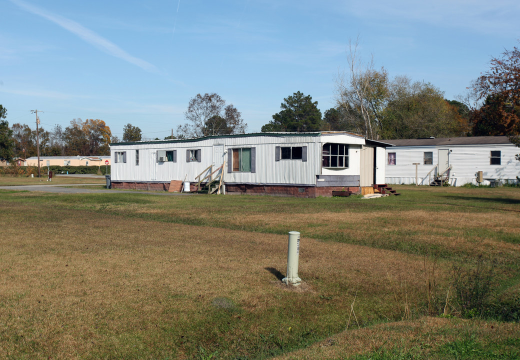 Cedar Grove Mobile Home Park in Rocky Point, NC - Building Photo