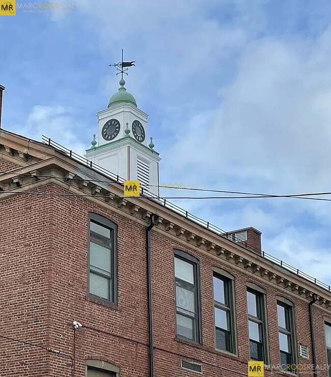 12 Locust St in Everett, MA - Foto de edificio - Building Photo