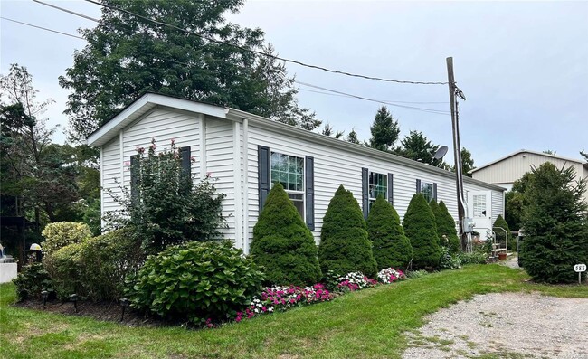property at 588 Hubbard Ave