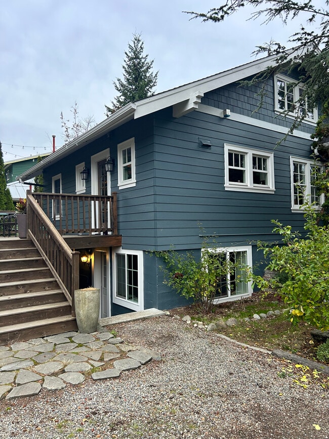 property at 10903 N Park Ave N