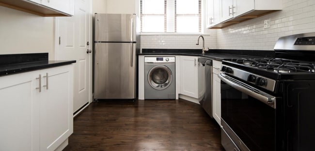 3816 N Greenview Ave, Unit 1W, Unit 1W