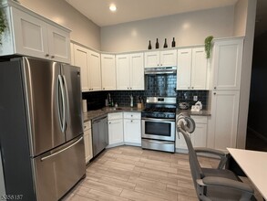 256 Fairmount Ave in Jersey City, NJ - Building Photo - Building Photo