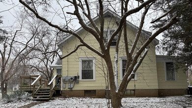 517 N Oakland Ave in Carbondale, IL - Building Photo - Building Photo