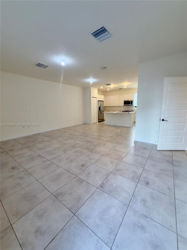 4761 NW 84th Ave in Doral, FL - Building Photo - Building Photo