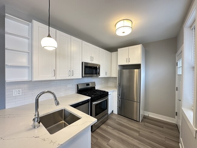 3946.5 N Janssen Ave in Chicago, IL - Building Photo - Building Photo