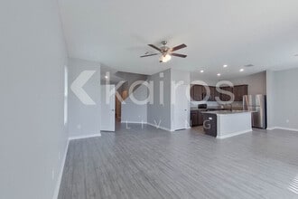 30098 Fedora Cir in Brooksville, FL - Building Photo - Building Photo