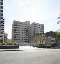 Richmore Gardens Twin Towers in Los Angeles, CA - Building Photo - Building Photo