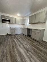 119 S 8th St in Belleville, IL - Building Photo - Building Photo