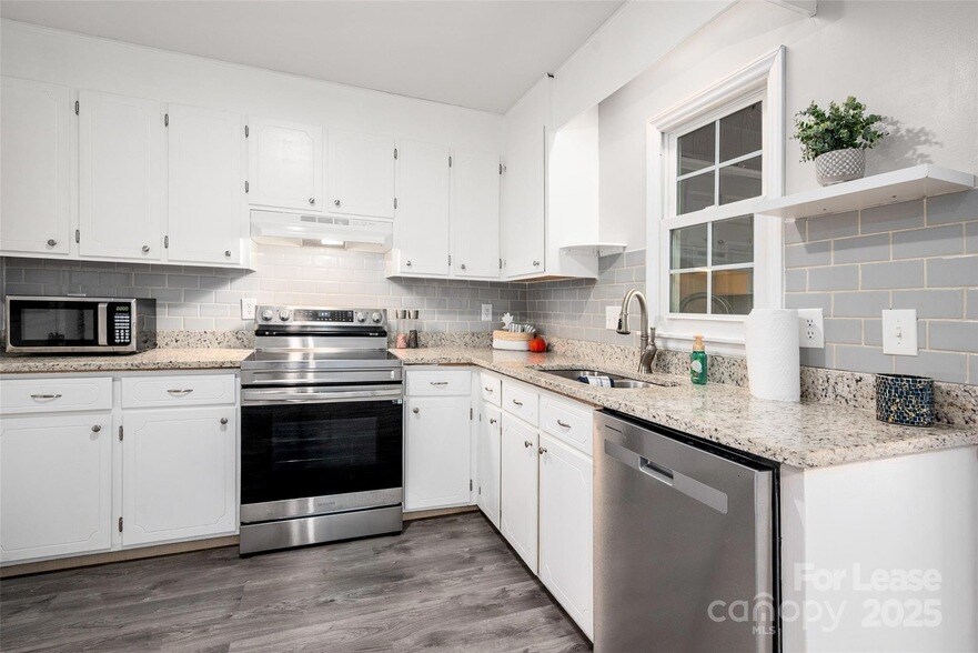 1422 Delane Ave in Charlotte, NC - Foto de edificio