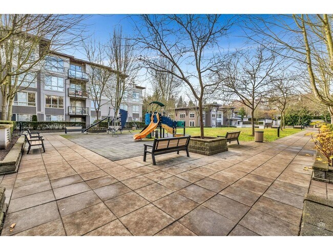 15988-15926 109 in Surrey, BC - Building Photo - Building Photo
