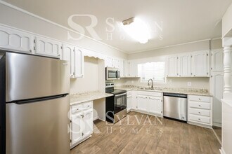 904 Sherwood Forest Dr in Birmingham, AL - Building Photo - Building Photo