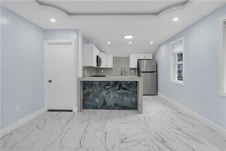 458 High St in Central Falls, RI - Foto de edificio - Building Photo