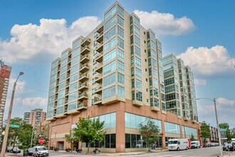 1550 E Royall Pl, Unit 708 in Milwaukee, WI - Building Photo - Building Photo