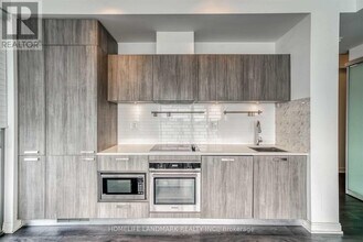 50-3950 Charles St E in Toronto, ON - Building Photo - Building Photo