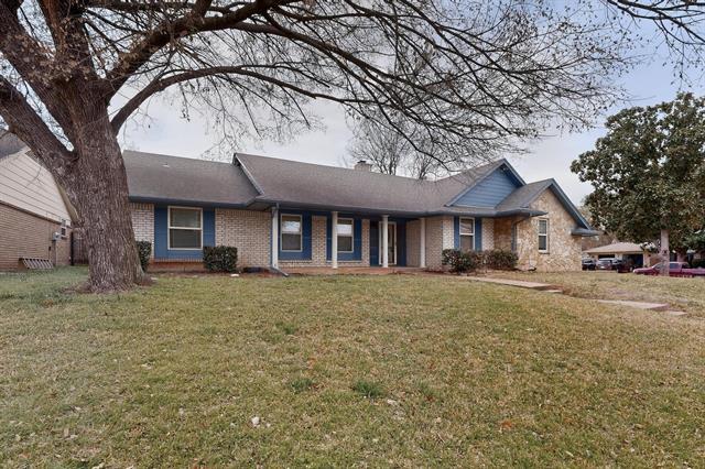 2800 Hedgeway Dr in Arlington, TX - Building Photo - Building Photo