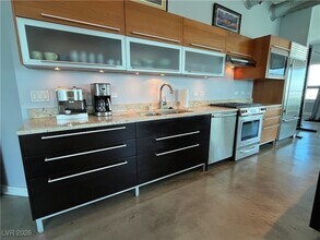 200 Hoover Ave, Unit 2009 in Las Vegas, NV - Building Photo - Building Photo