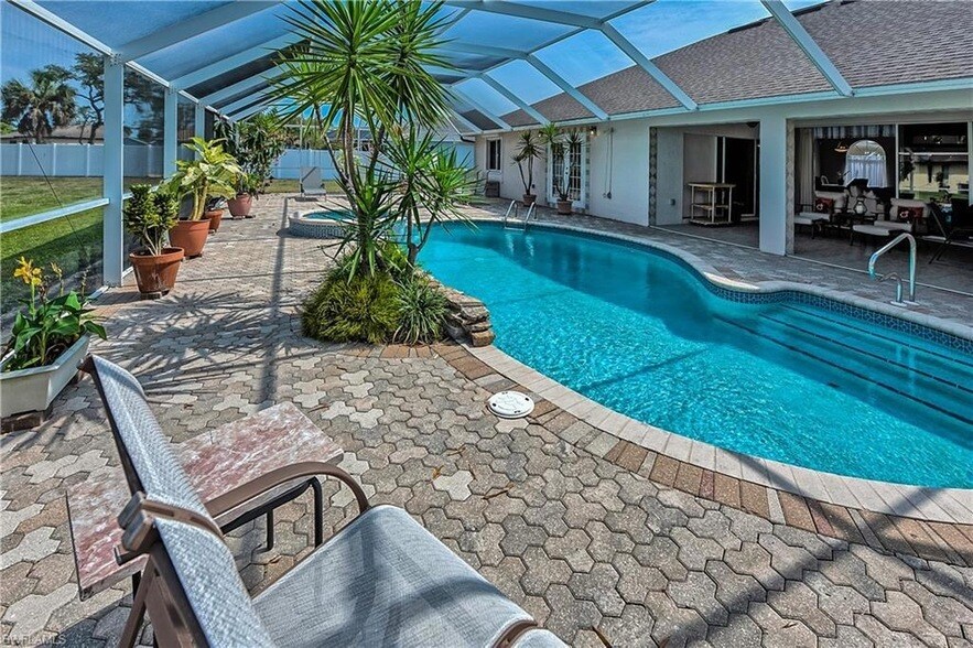 10839 Sea Coral Ct, Unit 4 in Bonita Springs, FL - Building Photo