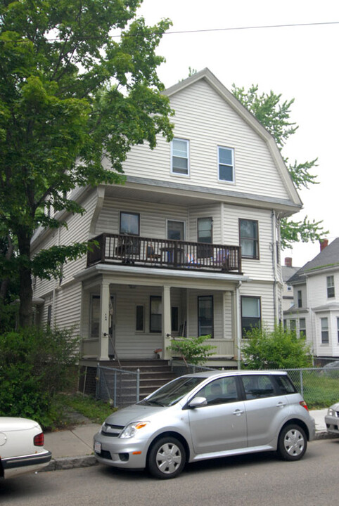 148 Willow Ave in Somerville, MA - Building Photo