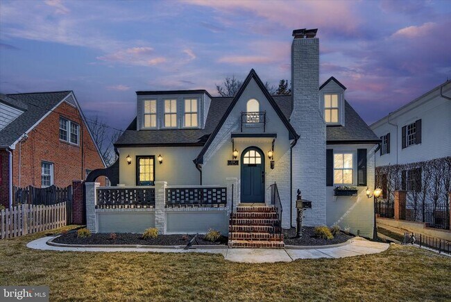 property at 1607 N Glebe Rd