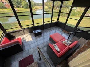 8855 Lake Edge Cove W in Memphis, TN - Building Photo - Building Photo