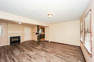 7290 Hollyhock Dr in Douglasville, GA - Foto de edificio - Building Photo