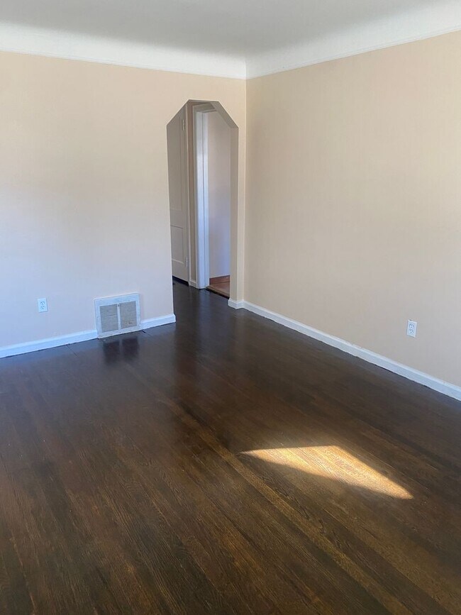 7611 Lamphere in Detroit, MI - Foto de edificio - Building Photo