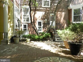 1008-20 Spruce St in Philadelphia, PA - Building Photo - Building Photo