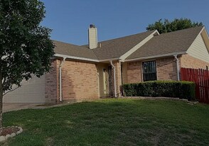 1256 Cleardale Dr in Dallas, TX - Building Photo
