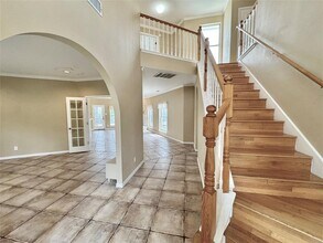 1704 Yaupon Valley Rd in West Lake Hills, TX - Building Photo - Building Photo