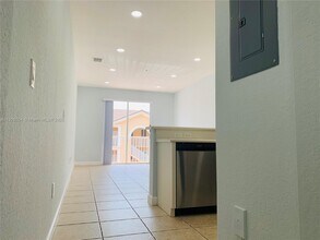 17800 NW 73rd Ave in Hialeah, FL - Building Photo - Building Photo