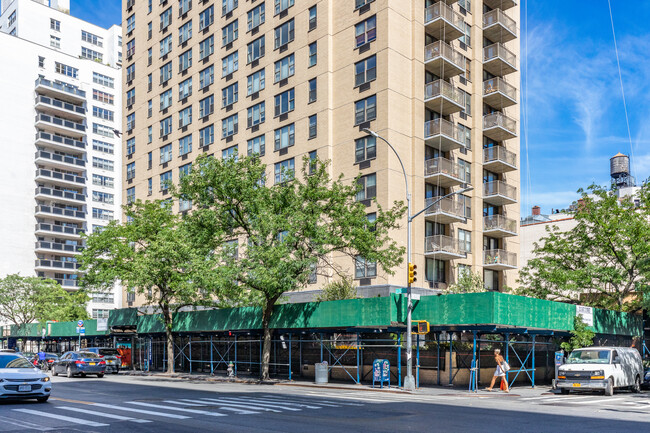 Park Towers in New York, NY - Foto de edificio - Building Photo