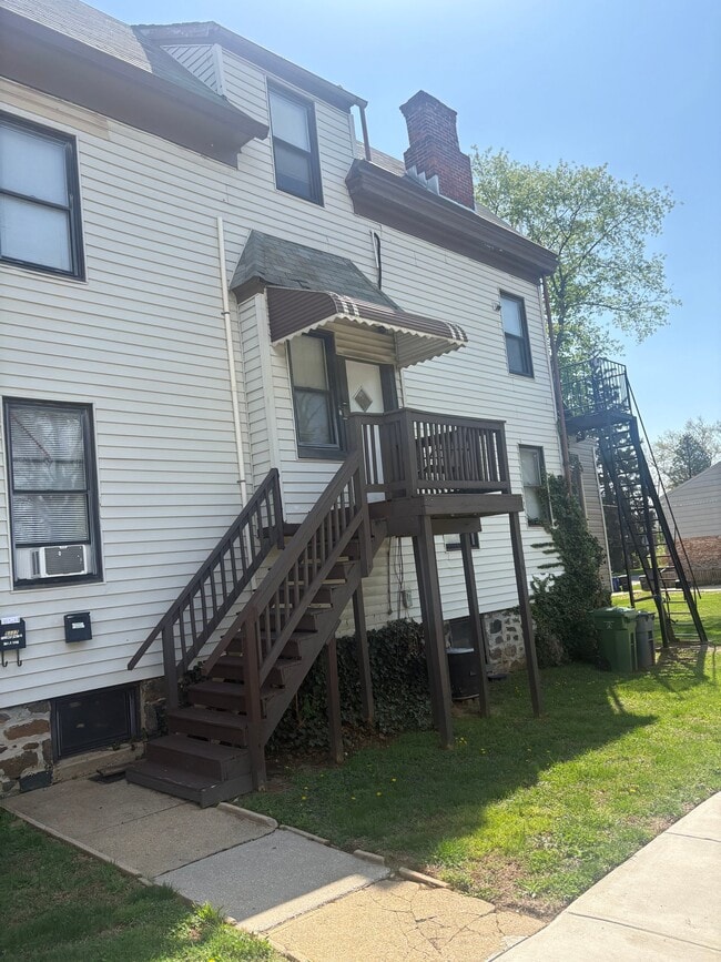 5117 Gwynn Oak Ave, Unit 3 in Baltimore, MD - Building Photo - Building Photo