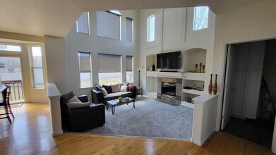 8024 W 95th Way in Westminster, CO - Foto de edificio - Building Photo
