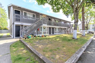 Freiday Apartments in Lakewood, WA - Building Photo - Building Photo