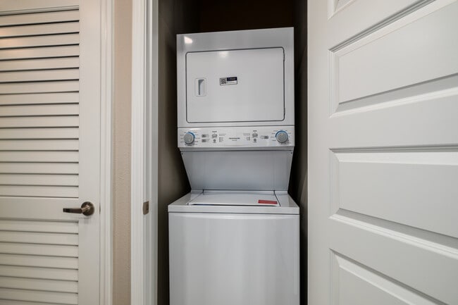 Fulbright Heights in Springfield, MO - Foto de edificio - Building Photo