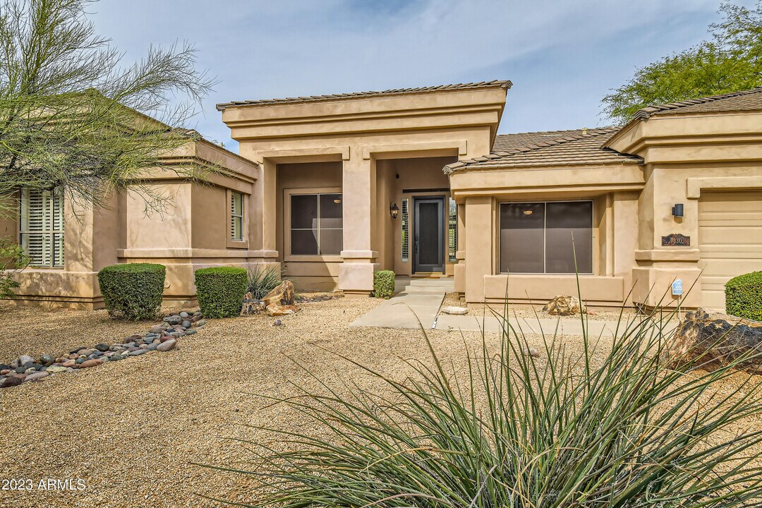7330 E Red Bird Rd in Scottsdale, AZ - Building Photo