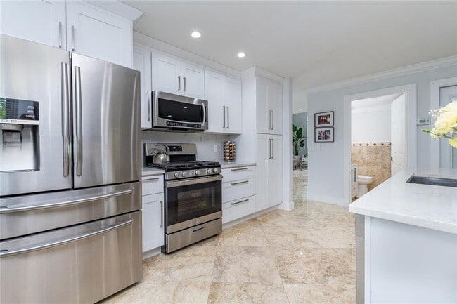 14755 SW 123rd Ave in Miami, FL - Building Photo - Building Photo