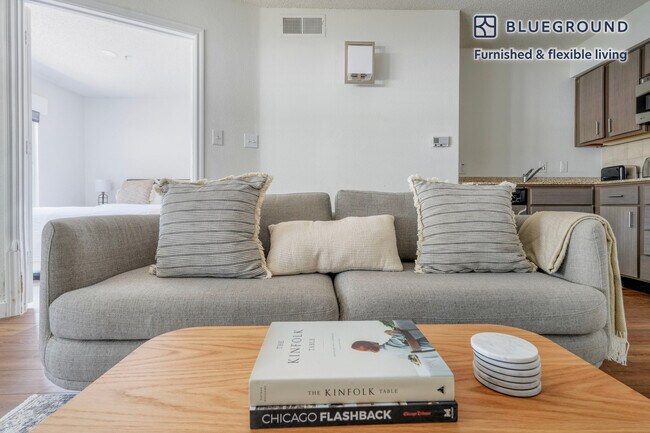 10001 N Capital of Texas Hwy in Austin, TX - Foto de edificio - Building Photo