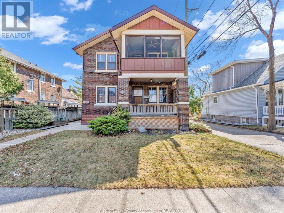 541 Pine St in Windsor, ON - Building Photo