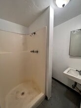 627 Arvin St in Bakersfield, CA - Building Photo - Building Photo
