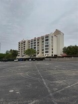 2122 Reflection Bay Dr in Arlington, TX - Building Photo