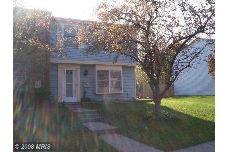 207 Deervalley Dr in Frederick, MD - Building Photo