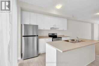 20 Lana Cir in Wasaga Beach, ON - Building Photo - Building Photo