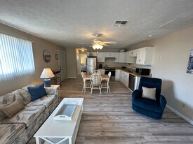 191 Anchorage St, Unit C in Fort Myers Beach, FL - Building Photo