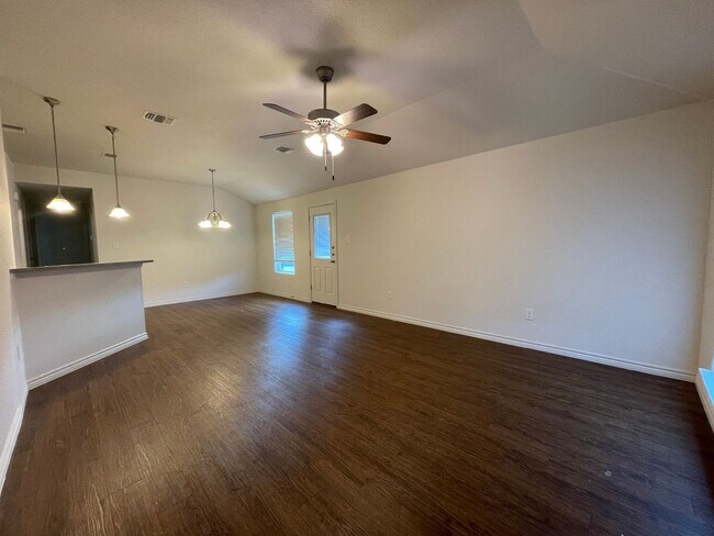 1525 Justin Lp in Killeen, TX - Building Photo - Building Photo